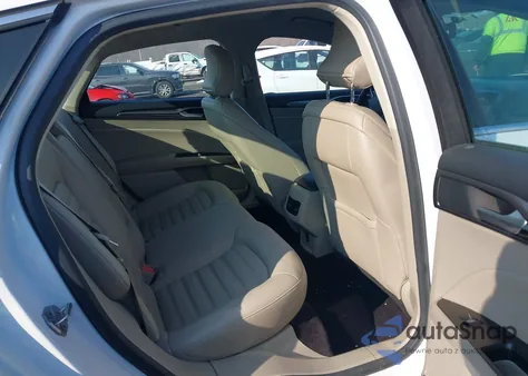 2017 Ford Fusion Se z USA, uszkodzony, nr VIN 3FA6P0HD5HR132864